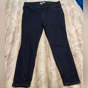 Old Navy Rockstar Super Skinny Jeggings - Mid rise. Size  20